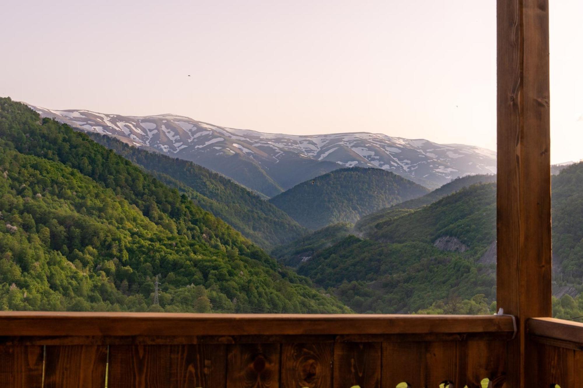 Motives Inn Dilijan Luaran gambar